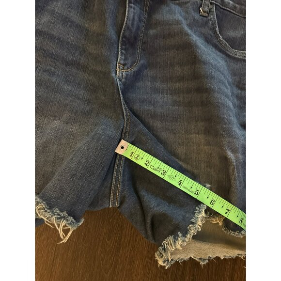 Kut From The Kloth Gidget Fray Shorts Size 14W - Picture 9 of 9